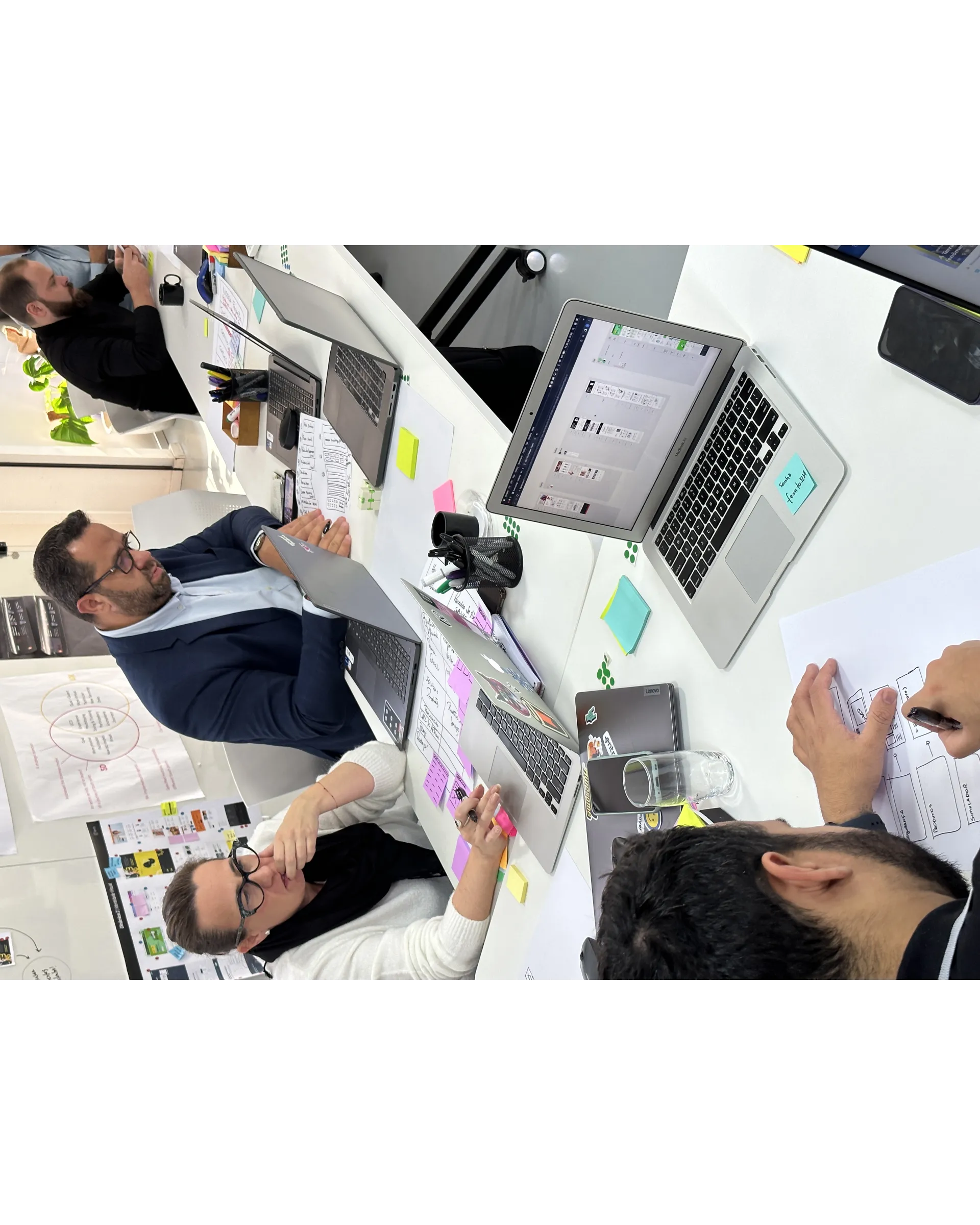 Reuniões estratégicas no espaço femto